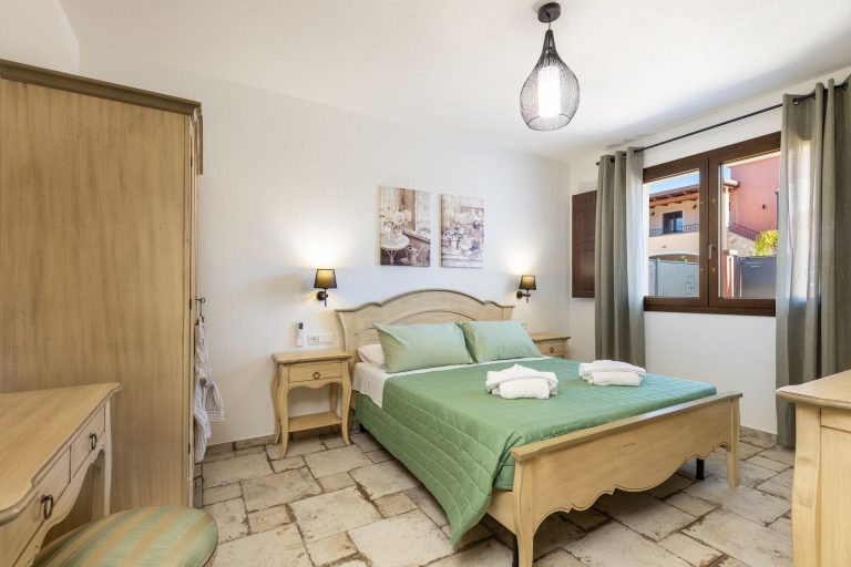 Agora apartments, Villasimius, Sardinia, apartment, rooms, garden, bedroom
